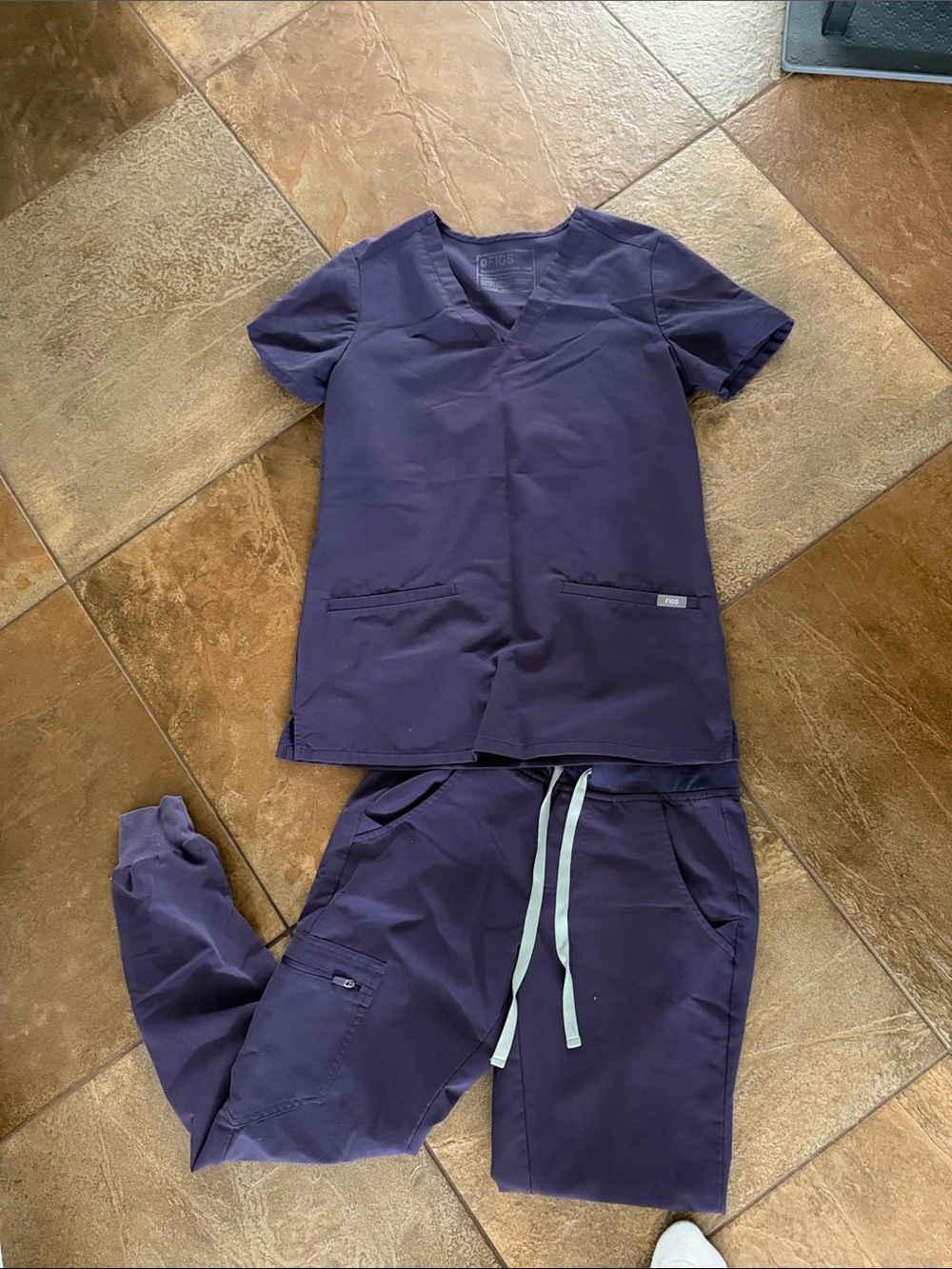 Figs XXS Eggplant Scrubs - Picture 1 of 3